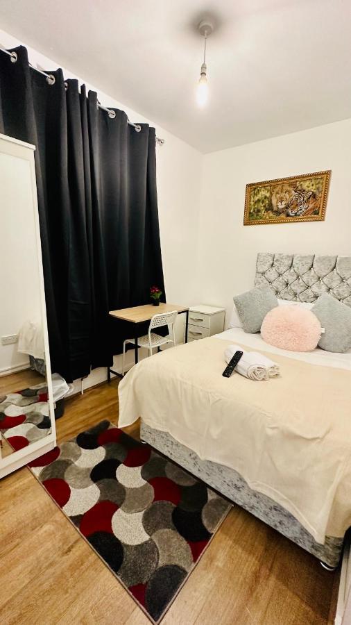 City Lodge Excel Лондон Экстерьер фото