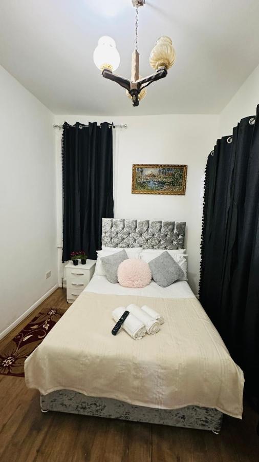 City Lodge Excel Лондон Экстерьер фото
